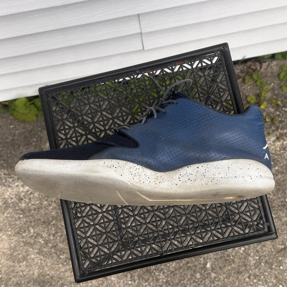 Nike Air Jordan Eclipse Sneaker Mens Size 13 Shoes 724010-401 Basketball FLAW